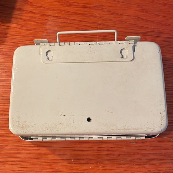 Vintage Metal First Aid Kit Conrail - Picture 2 of 12